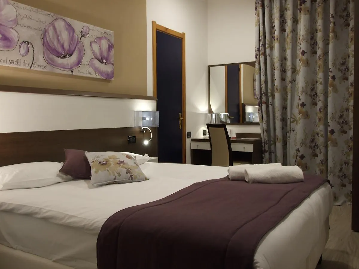 Coccodrillo Hotel & Apartments Varazze 3*,