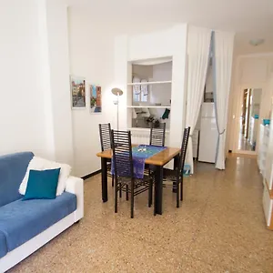 Appartamento Bilocale Con Giardino Terrazzato Comodo Al Mare