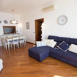 Appartamento Splendido Fronte Mare Con Box Doppio