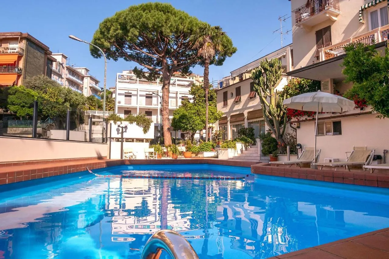 Hotel Coccodrillo Varazze