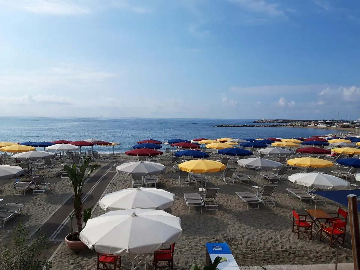 Hotel Coccodrillo Varazze 3*,  Italia