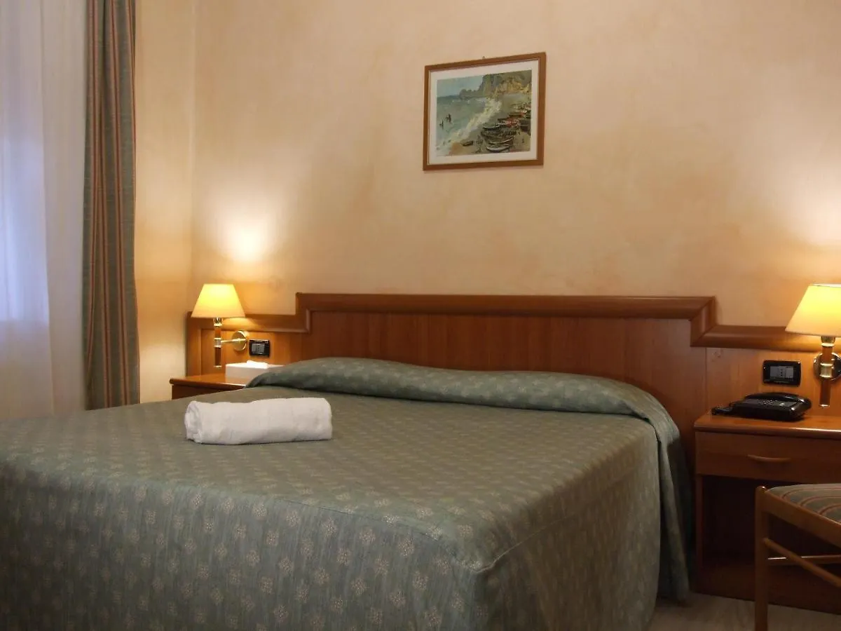 ***  Hotel Coccodrillo Varazze Italia