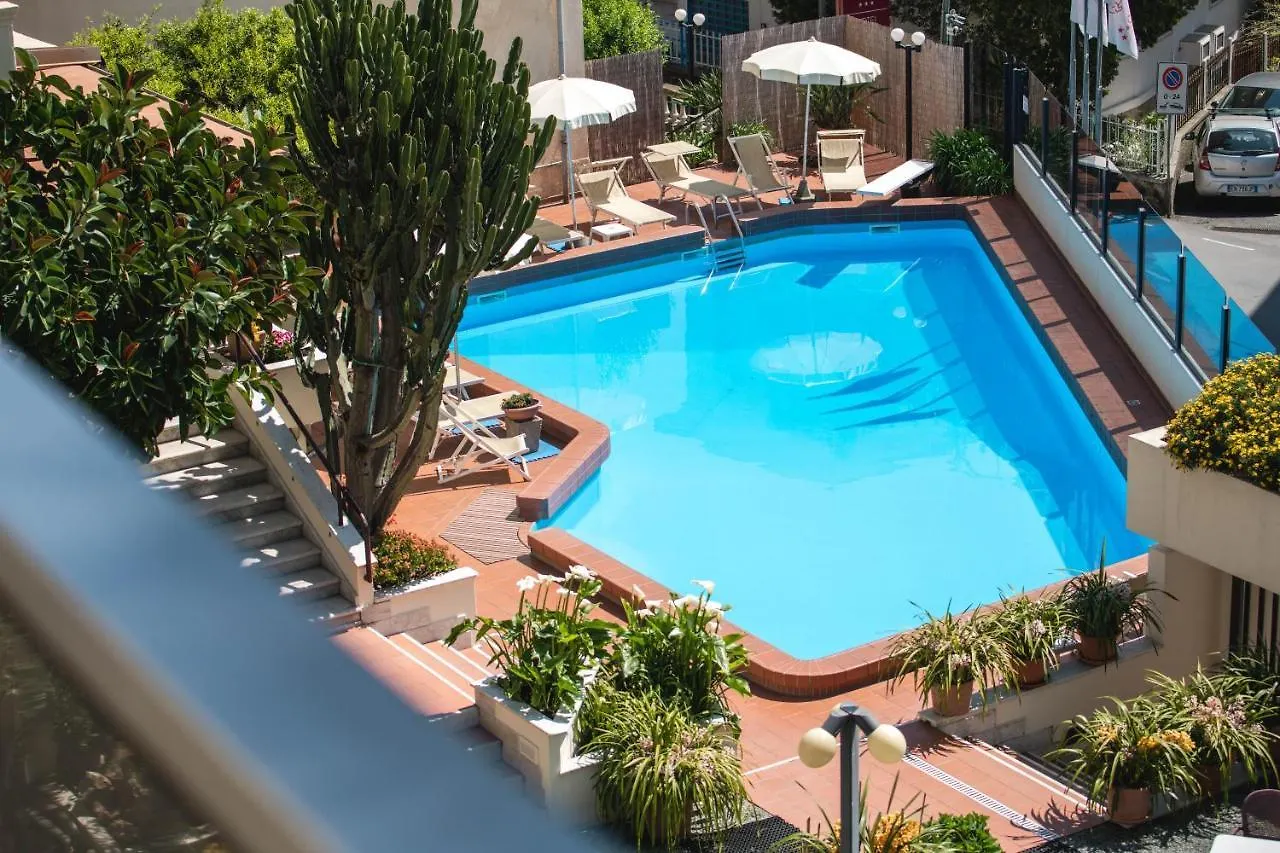 Hotel Coccodrillo Varazze