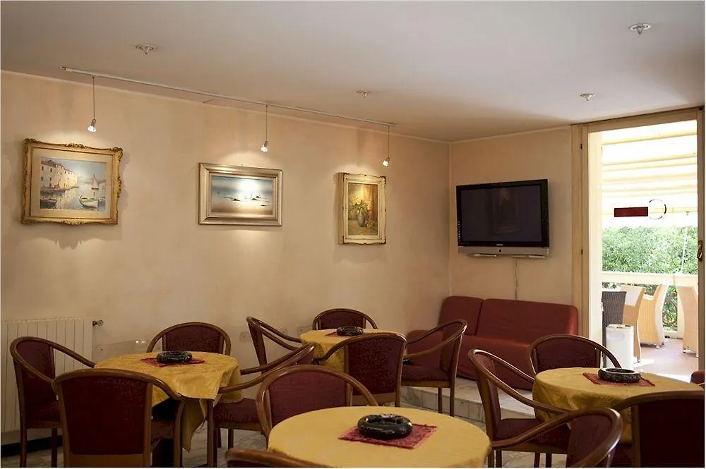 Hotel Coccodrillo Varazze 3*,