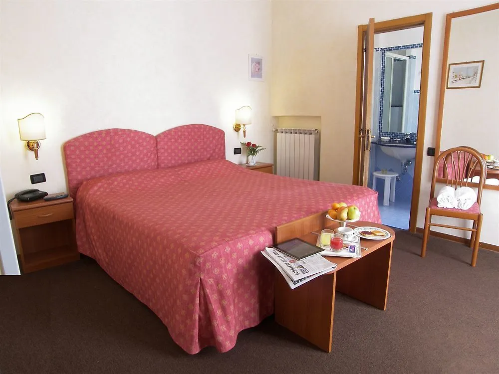 Hotel Coccodrillo Varazze